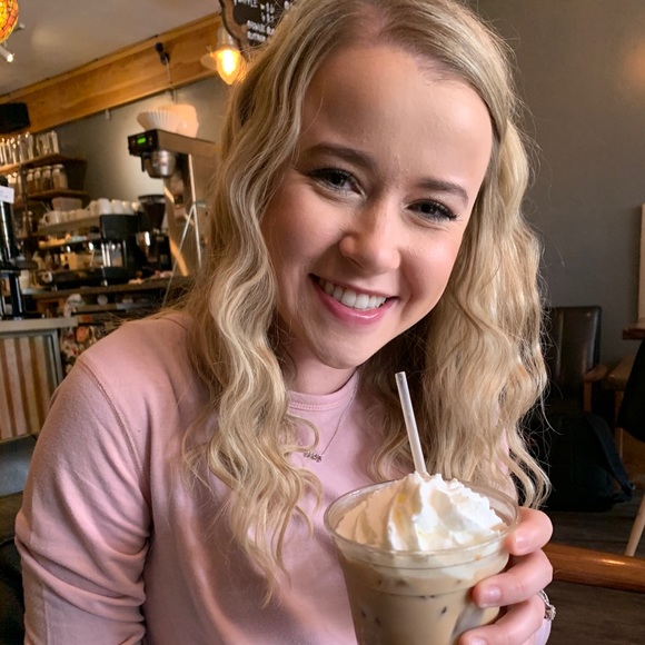 Meet your Posher, Kyndal - Picture 1 of 1